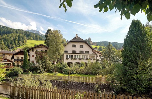 Sarntal Apartment | Room 'Hirschen Maria' with Mountain View, Shared Terrace and Wi-Fi