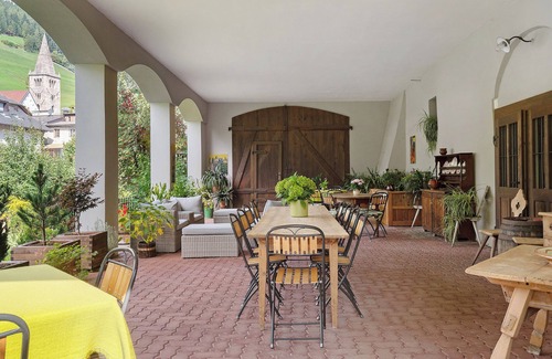 Sarntal Apartment | Room 'Hirschen Maria' with Mountain View, Shared Terrace and Wi-Fi