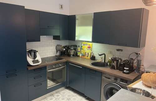 La Joliette Bed & Breakfast | Room in apartment located in the golden triangle of Marseille
