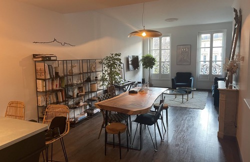 La Joliette Bed & Breakfast | Room in apartment located in the golden triangle of Marseille