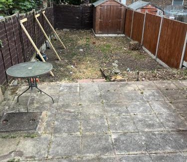 Dartford House | Room in Dartford