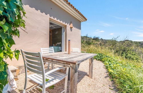 Adsubia Apartment | Room 'Mimbre' with Mountain View, Wi-Fi and Air Conditioning