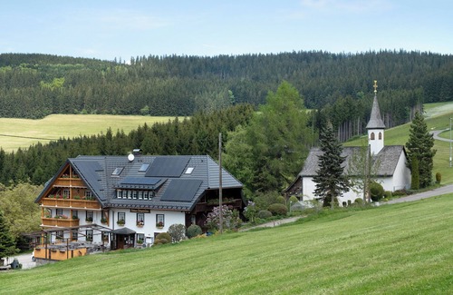 Titisee-Neustadt Apartment | Room 'Nr 5' with Mountain View, Shared Terrace and Wi-Fi