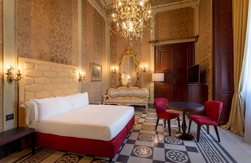 Trapani City Centre Hotel | Room of Andrea