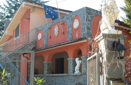 Rocchetta di Vara Villa | Room 'Stanza Degli Gnomi' with Shared Garden and Wi-Fi