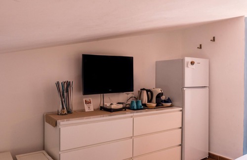 Montallegro Apartment | Room 'Terrazza' with Mountain View, Wi-Fi and Air Conditioning