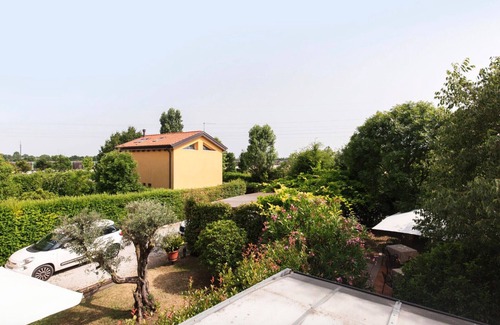 Mirano Apartment | Room 'Verde' with Shared Garden, Wi-Fi and Air Conditioning