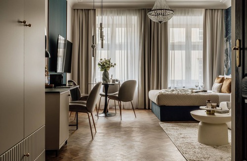 Stare Miasto Apartment | Room with a view of the Florian Gate