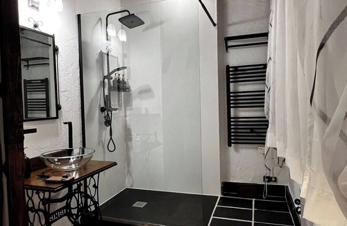 Carranque Apartment | Room with private heated pool and direct access from the room
