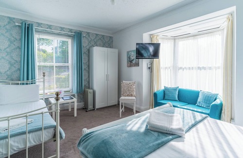 Aberporth Hotel | Rooms at The Highcliffe