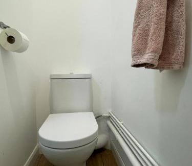 Milton Keynes House | Rooms in stylish house