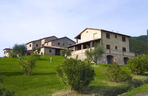 Riparbella Apartment | Rooms or apartments in resort with swimming pool, tennis, restaurant