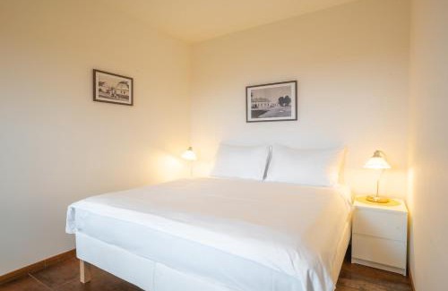 Semice House | Rooms & Restaurace Na Jitrách