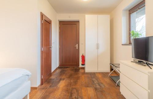 Semice House | Rooms & Restaurace Na Jitrách