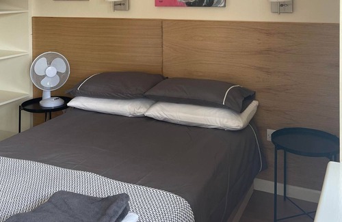 Byfleet Apartment | Rooms to rent in local pub in the heart of Byfleet!