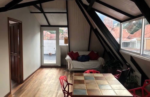 Bogota Bed & Breakfast | Rooms to Rent in Period House. Near most major Universities & tourist sites.