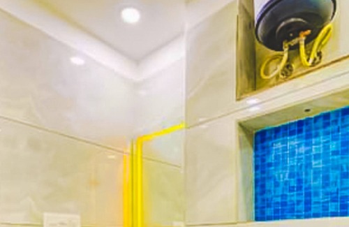 Shalimar Bagh Hotel | Roomshala 004 Mannat Residency