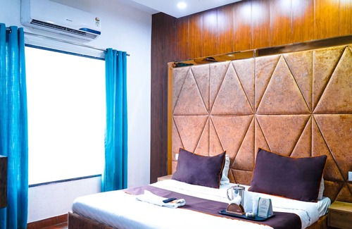 Shalimar Bagh Hotel | Roomshala 004 Mannat Residency