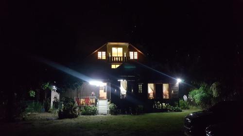 Batu Kikir House | Roomstay "Ghumah Uwan" bilik kayu