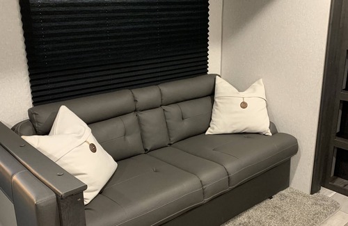 Sugar City House | Roomy camper in quiet neighborhood!