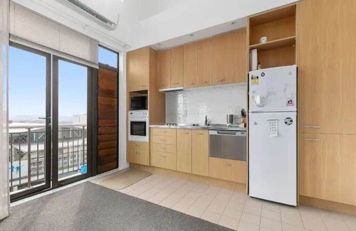 Eden Terrace Apartment | Roomy Loft with Free Parking by Zodiak Stays