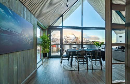 Henningsvaer Apartment | Rorbuleilighet 1J Henningsvær