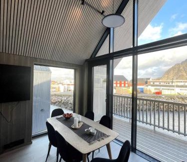 Henningsvaer Apartment | Rorbuleilighet i toppetasjen i Henningsvær