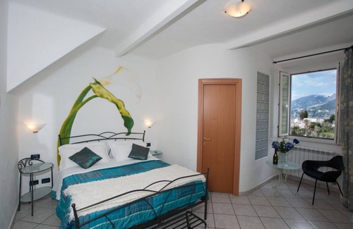 Manarola Apartment | Rosa di Mare Apartment - balcony wonderful sea view - wash machine - AC