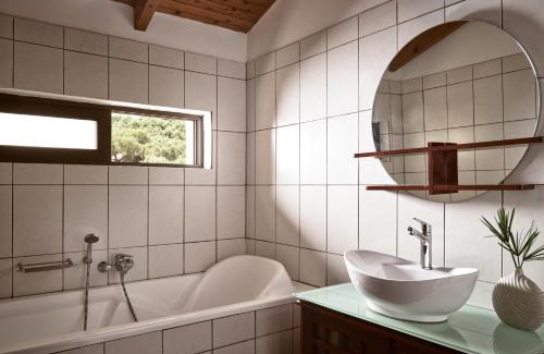 Alikanas Apartment | Rosa Sea Front Maisonette