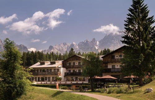 Cortina d'Ampezzo Hotel | Rosapetra SPA Resort - Small Luxury Hotels of the World