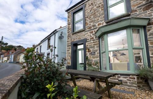 St Dogmaels House | Rose Cottage