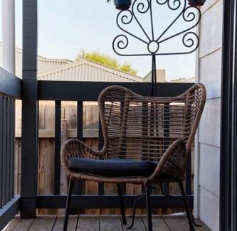 Healesville Apartment | Rose Cottage - Right in town
