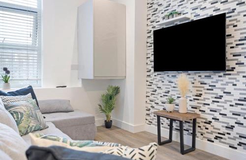 Camden Apartment | Rose Suite Camden Town 3 Bedroom Sleeps 11