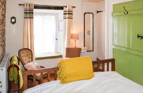 Dinas Cross House | Rose Villa