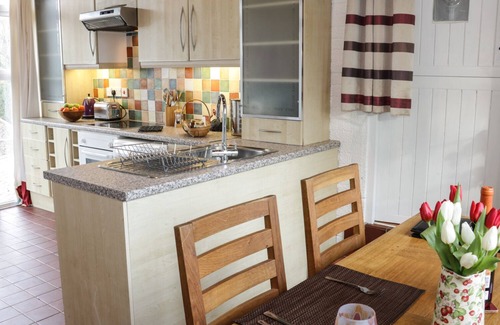 Llanymynech Cottage | ROSE VILLA, pet friendly in Llanymynech