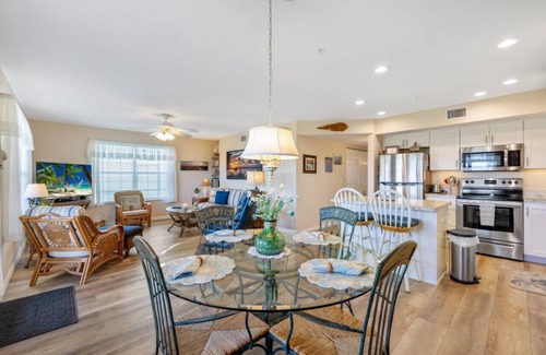 Cedar Key Condo | Roseates Retreat Condo: Sleeps 6 with an amazing view