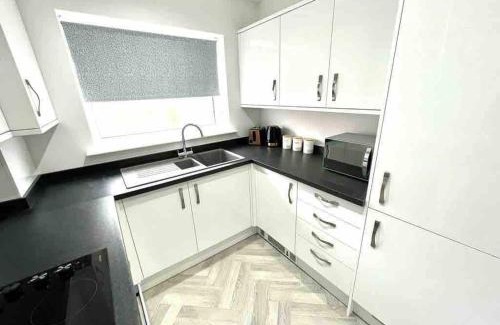 Stockton-on-Tees Apartment | Rosebank Apartment by Blue Skies Stays