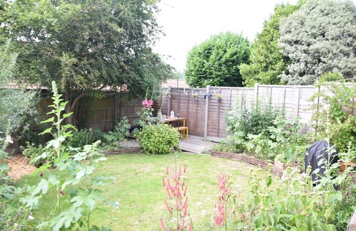 Botesdale Cottage | ROSEDENE, RICKINGHALL, pet friendly, with open fire in Rickinghall