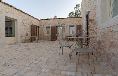 Modica House | Rosemary - open space in the Hyblean countryside