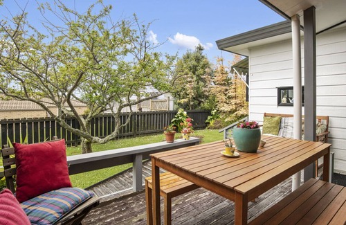 Snells Beach House | Roseville - Snells Beach Holiday Home