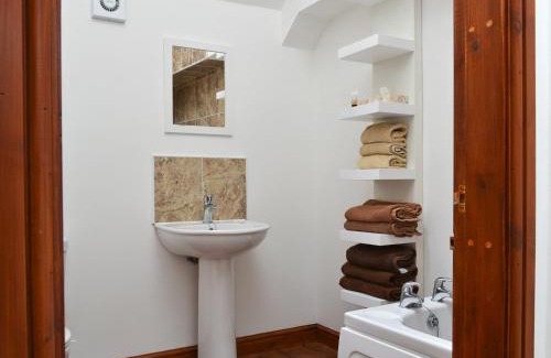 Hamsterley House | Roslyn Cottage