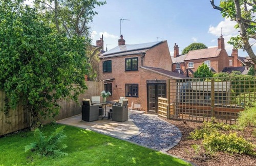Snitterfield Cottage | Roslyn Cottage