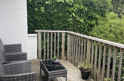 Dunedin House | Roslyn Townhouse. Fully Self contained.