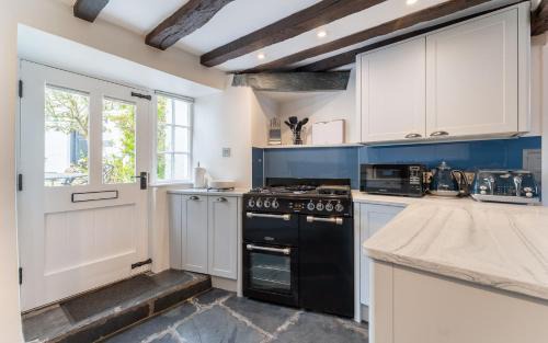 Hawkshead House | Ross Cottage