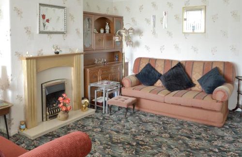 Thornton-Cleveleys House | Rossall Beach Cottage