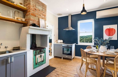 Crafers West House | Rossini's Cottage - Private Sauna Hills Escape