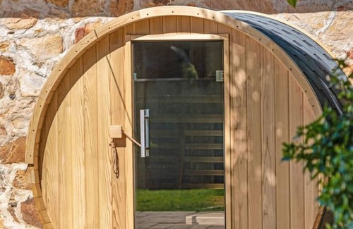 Crafers West House | Rossini's Cottage - Private Sauna Hills Escape