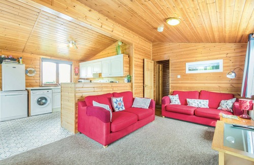 Lymington Cottage | ROSY LODGE, pet friendly, with pool in Shorefield Country Park