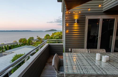 Kawaha Point House | Rotorua Serenity Lakeview Retreat