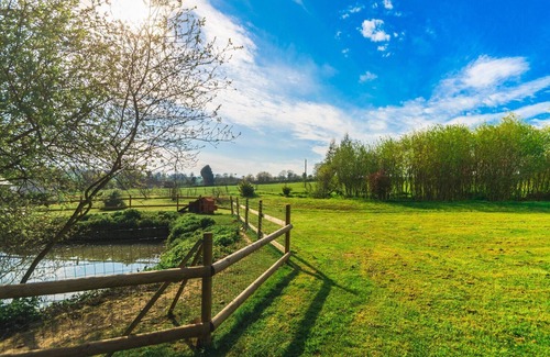 Curcy-sur-Orne House | Roulotte de 4 Personnes : Atypique et Tout Confort !